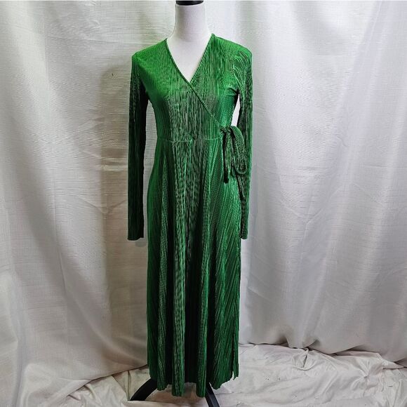 River Island Green Daywear Plisse Wrap Midi Dress Size US6 - Picture 2 of 13